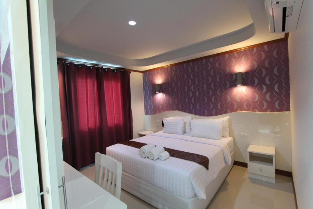 בורי ראם Thada Chateau Hotel מראה חיצוני תמונה
